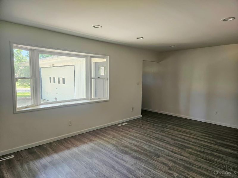 579 W Kemper Road, Springdale, OH 45246 Photo 6