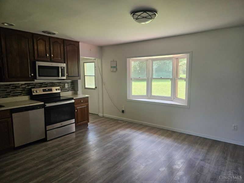 579 W Kemper Road, Springdale, OH 45246 Photo 8