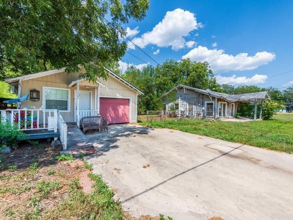1507 Cummings ST, Luling, TX 78648