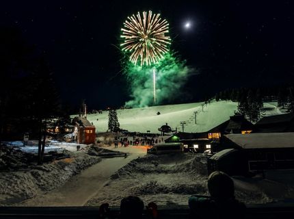 11591 Snowpeak Way , Unit #209, Truckee, CA 96161 Photo