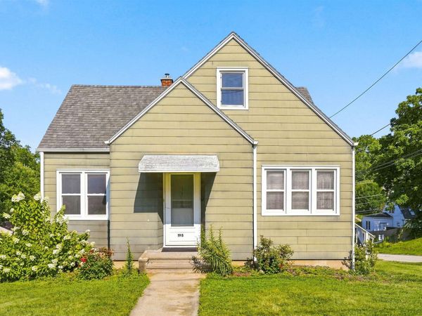 198 State Street, Dubuque, IA 52003