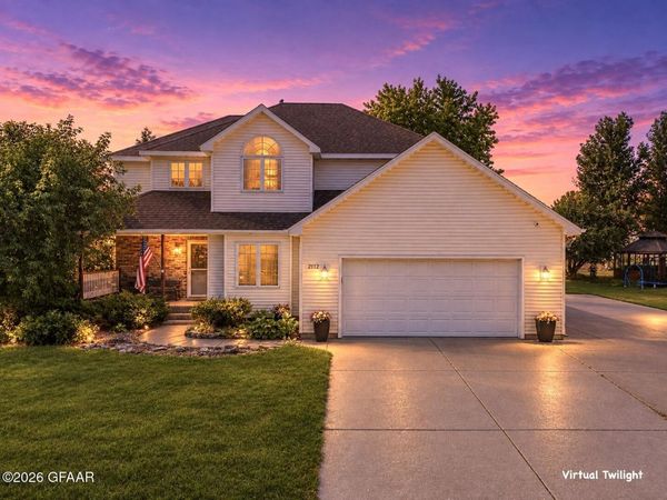 2112 8TH Street SE, East Grand Forks, MN 56721