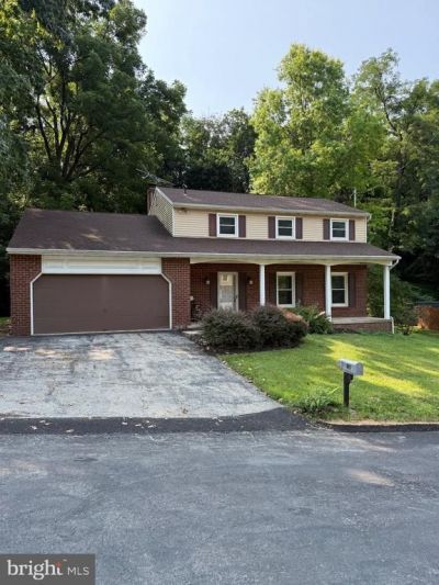 256 TRI HILL ROAD, YORK, PA 17403