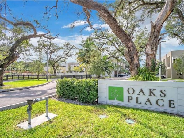 4189 N Oak Place, Fort Lauderdale, FL 33314