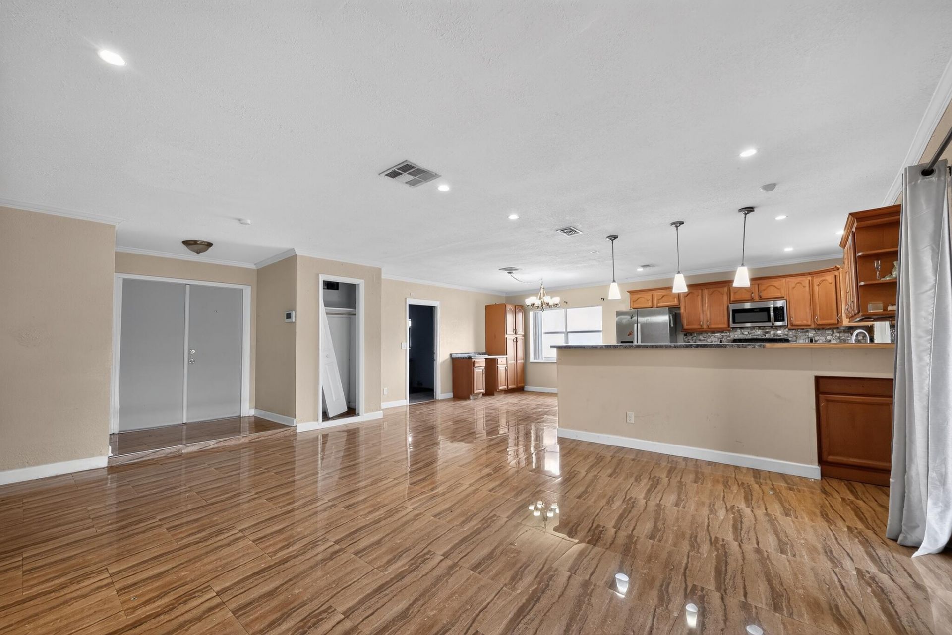 8208 NW 75th Avenue, Tamarac, FL 33321 Photo