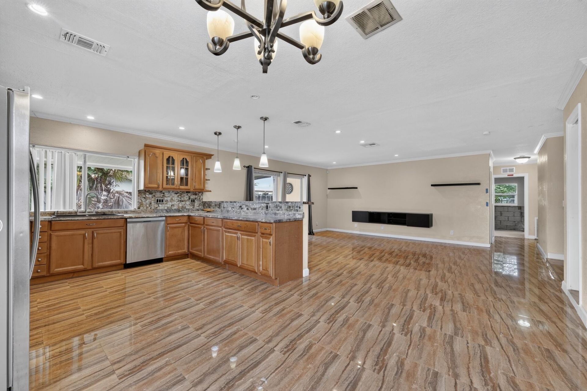 8208 NW 75th Avenue, Tamarac, FL 33321 Photo
