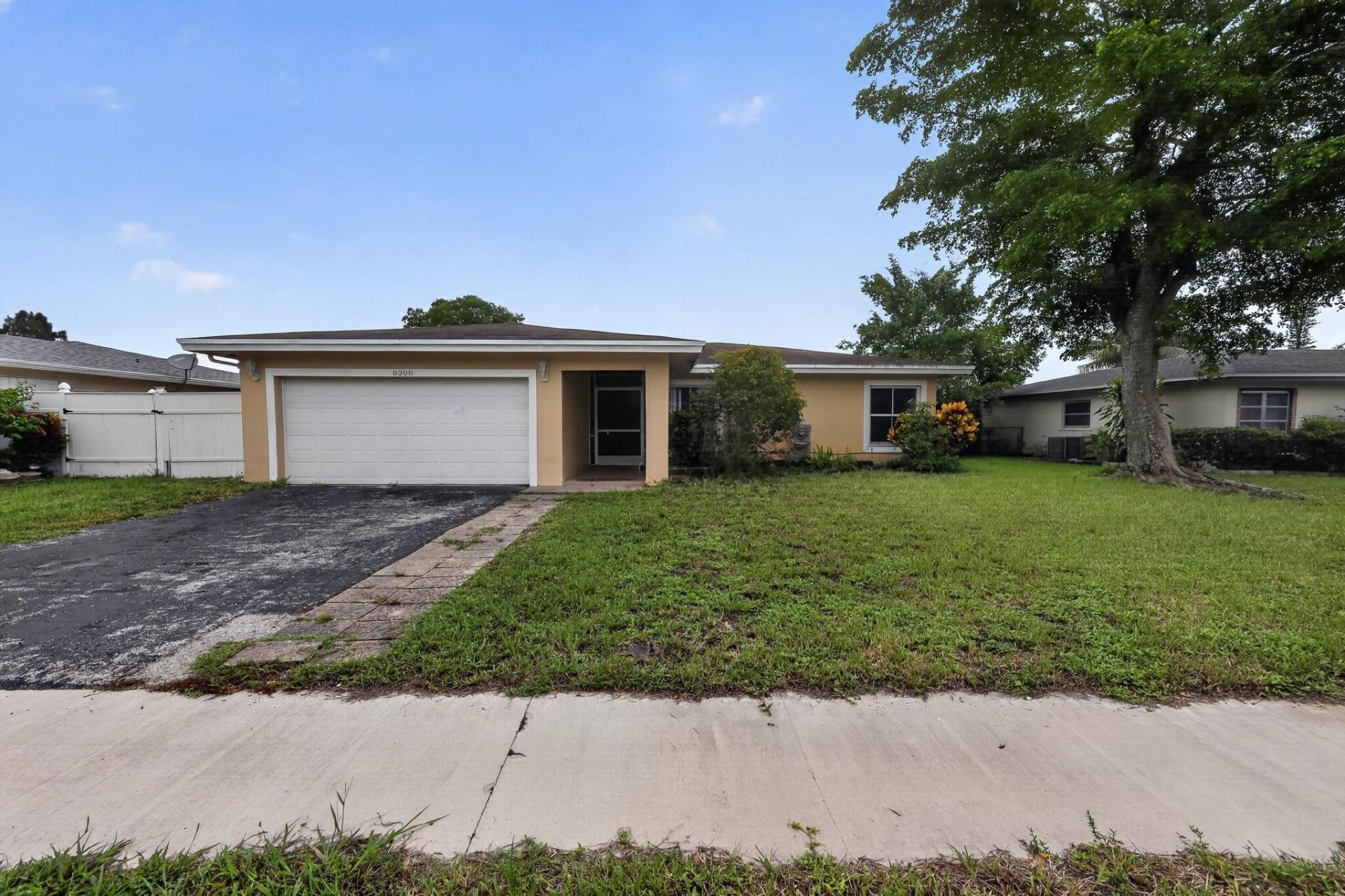 8208 NW 75th Avenue, Tamarac, FL 33321 Photo