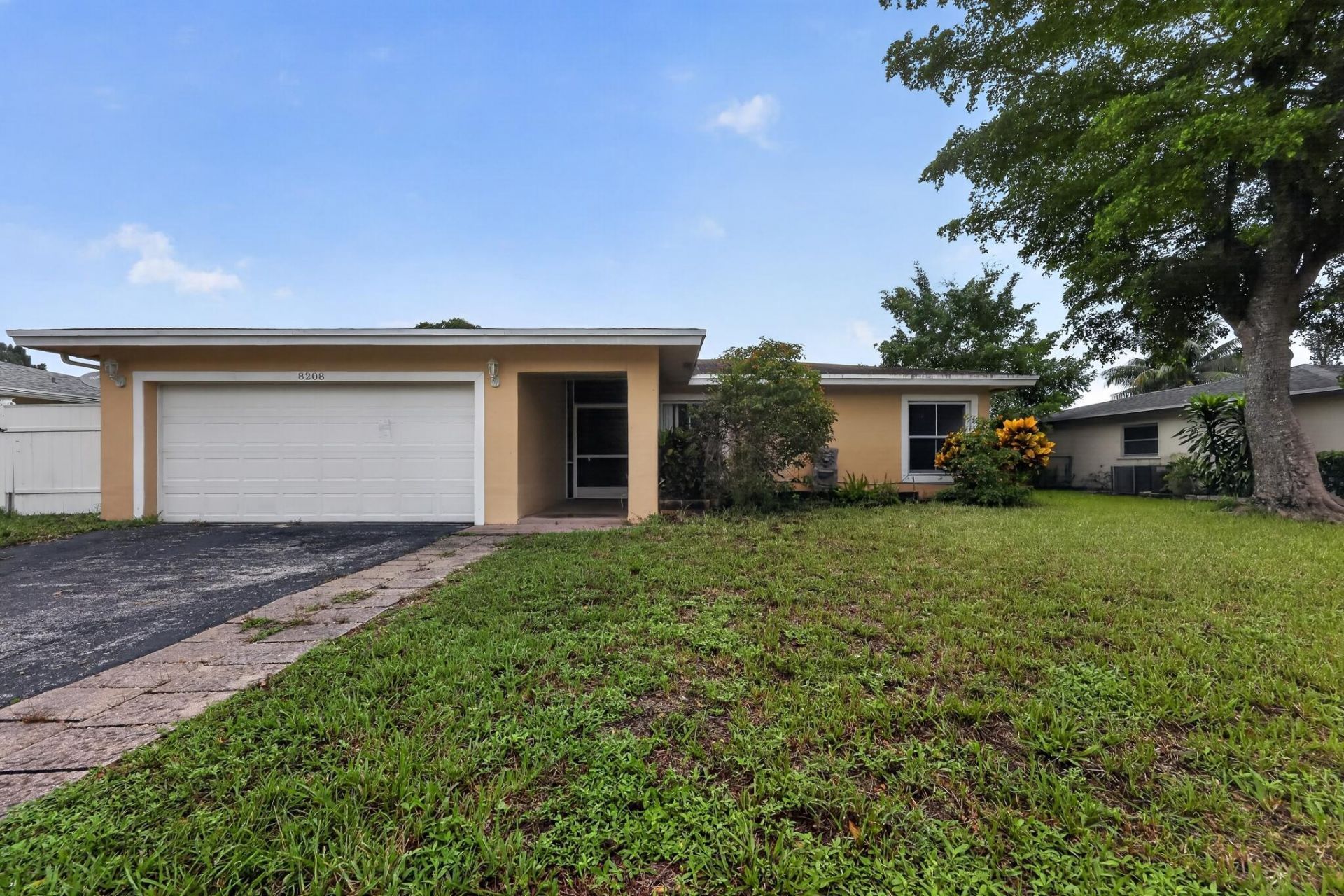 8208 NW 75th Avenue, Tamarac, FL 33321 Photo