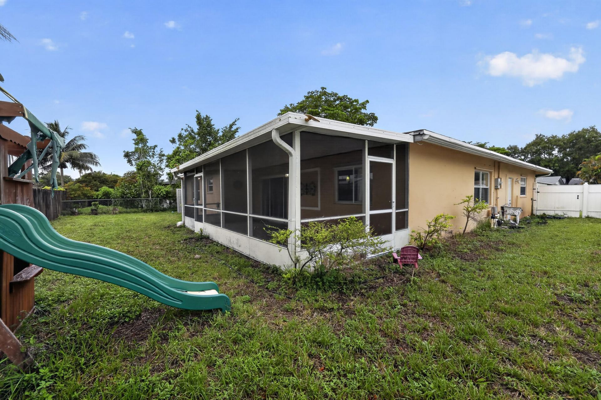8208 NW 75th Avenue, Tamarac, FL 33321 Photo