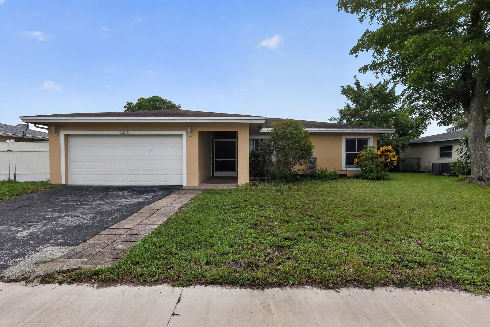 8208 NW 75th Avenue, Tamarac, FL 33321 Photo