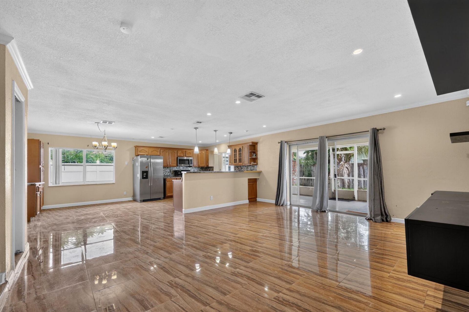 8208 NW 75th Avenue, Tamarac, FL 33321 Photo