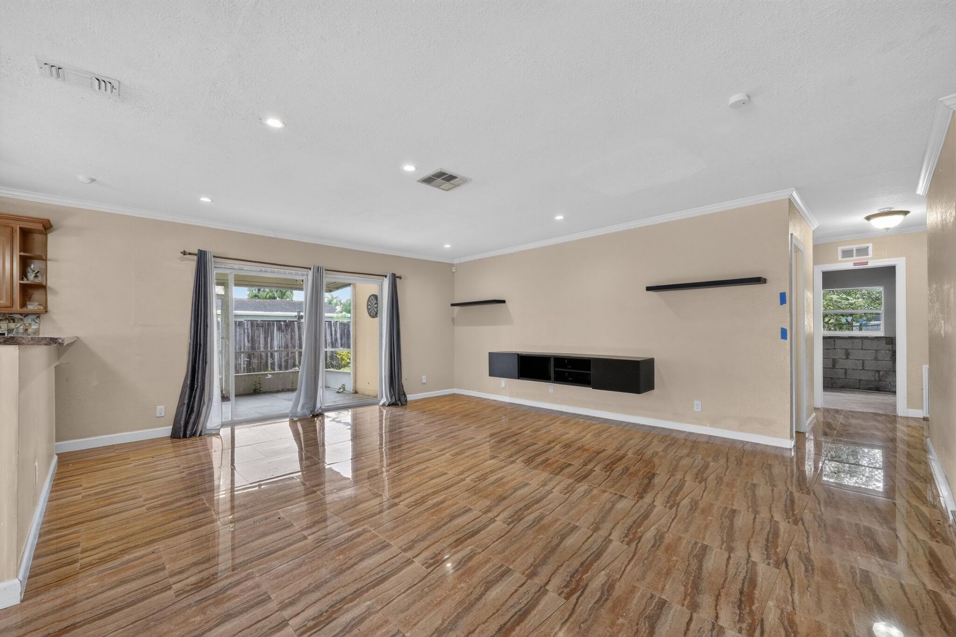 8208 NW 75th Avenue, Tamarac, FL 33321 Photo