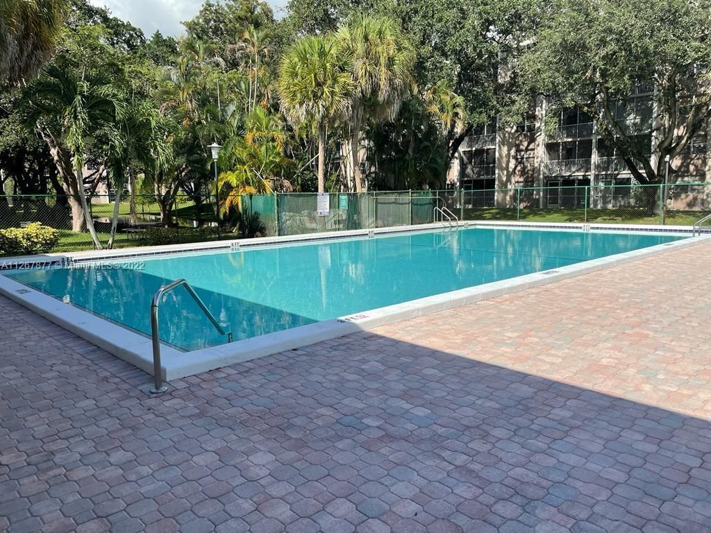 1075 Riverside Drive, Unit 303, Coral Springs, FL 33071 Photo