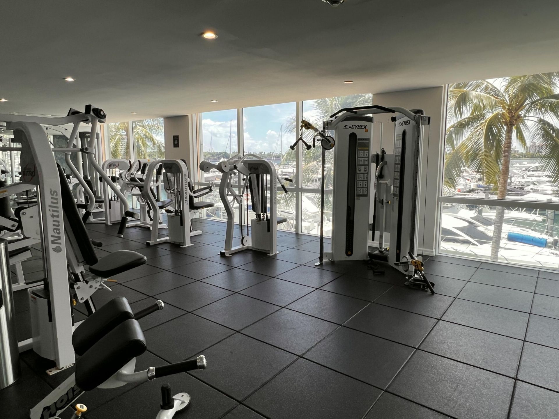 90 Alton Road, Unit 2110, Miami Beach, FL 33139 Photo