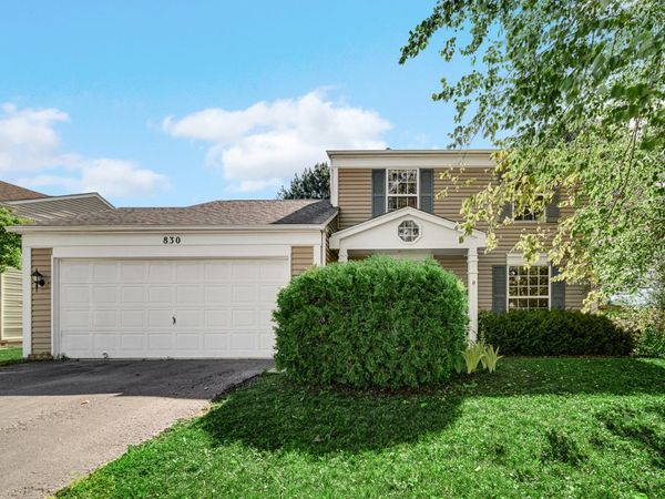 830 Indian Wells Circle , Elgin, IL 60123