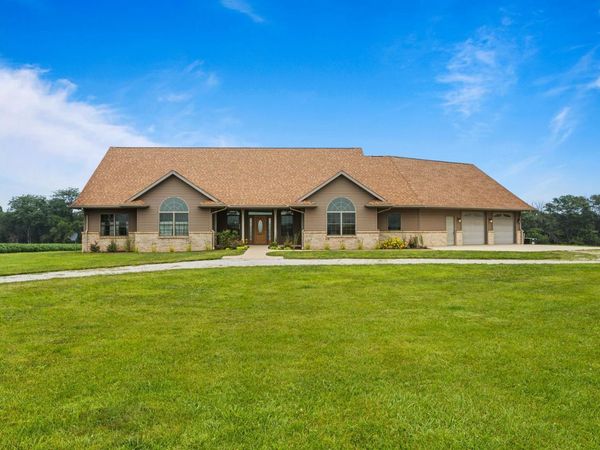 1484 E County Road 640 Road, Tuscola, IL 61953