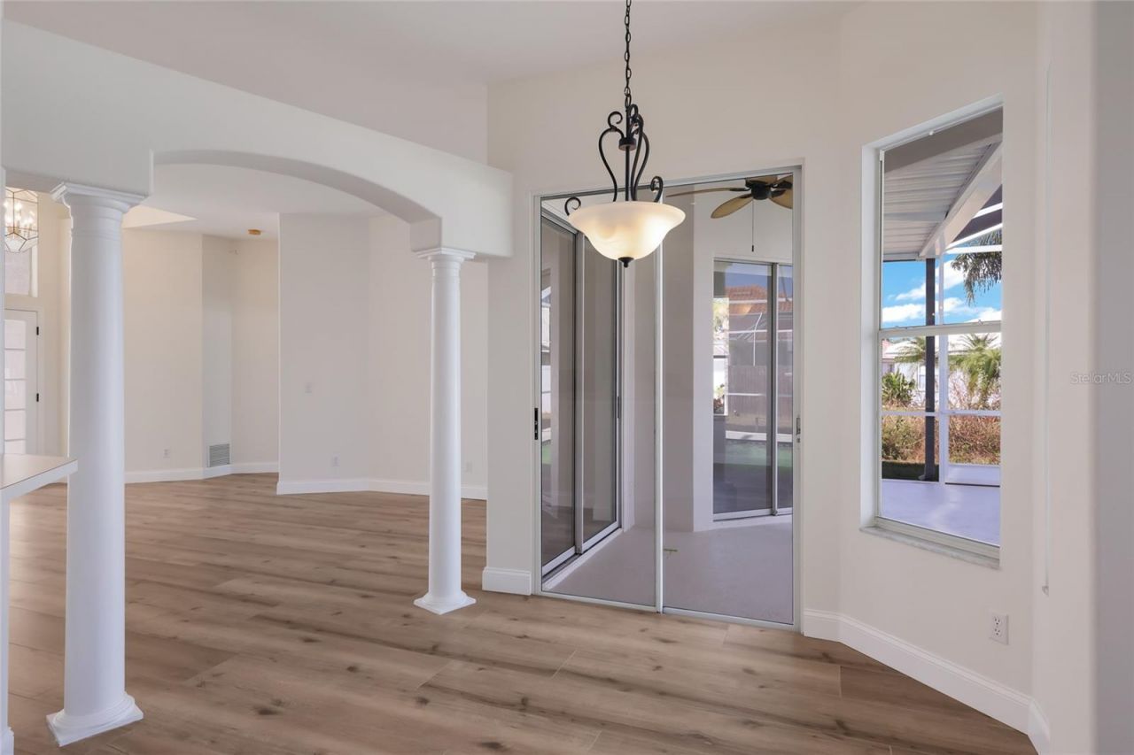 7111 41st Lane E, Sarasota, FL 34243 Photo