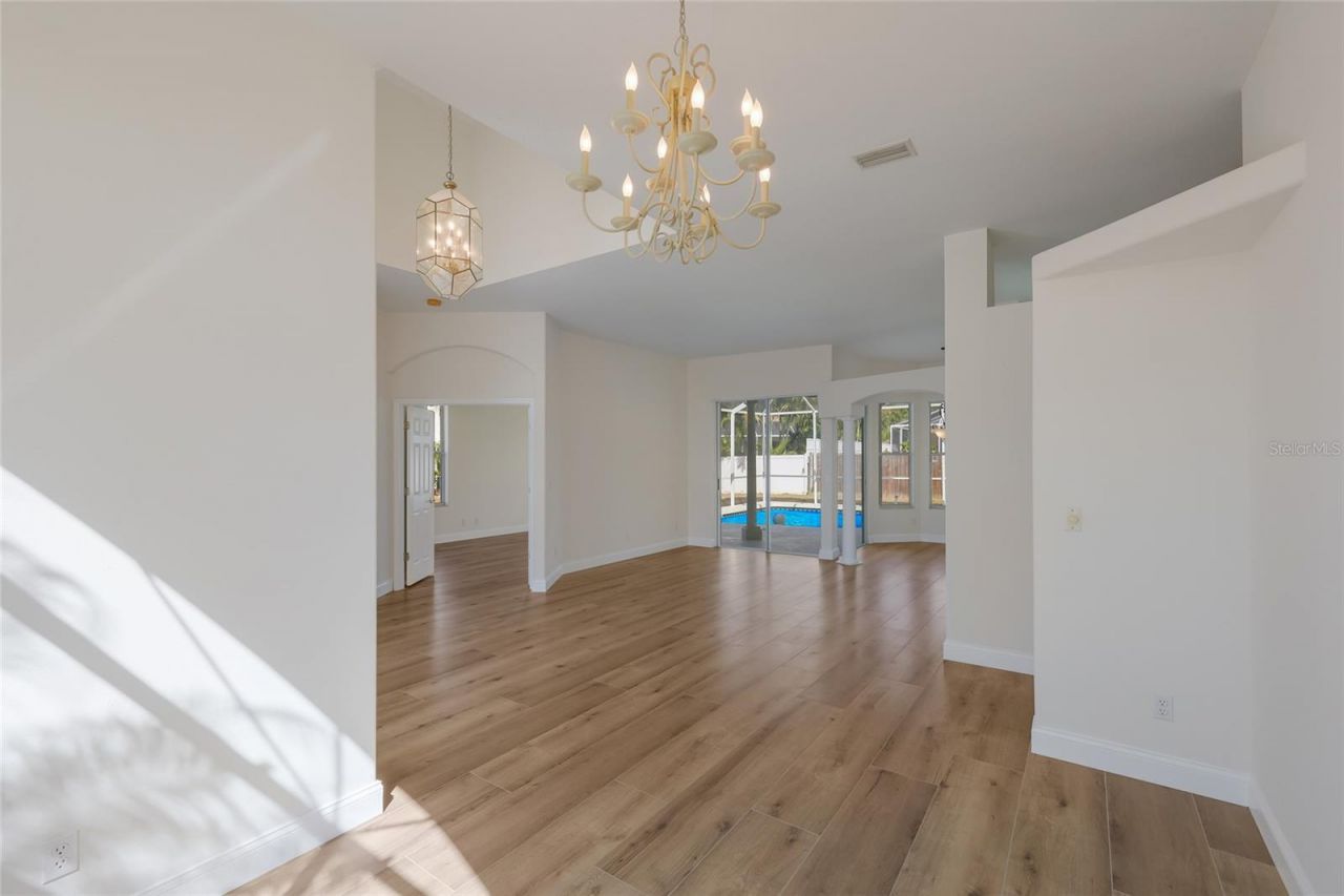 7111 41st Lane E, Sarasota, FL 34243 Photo