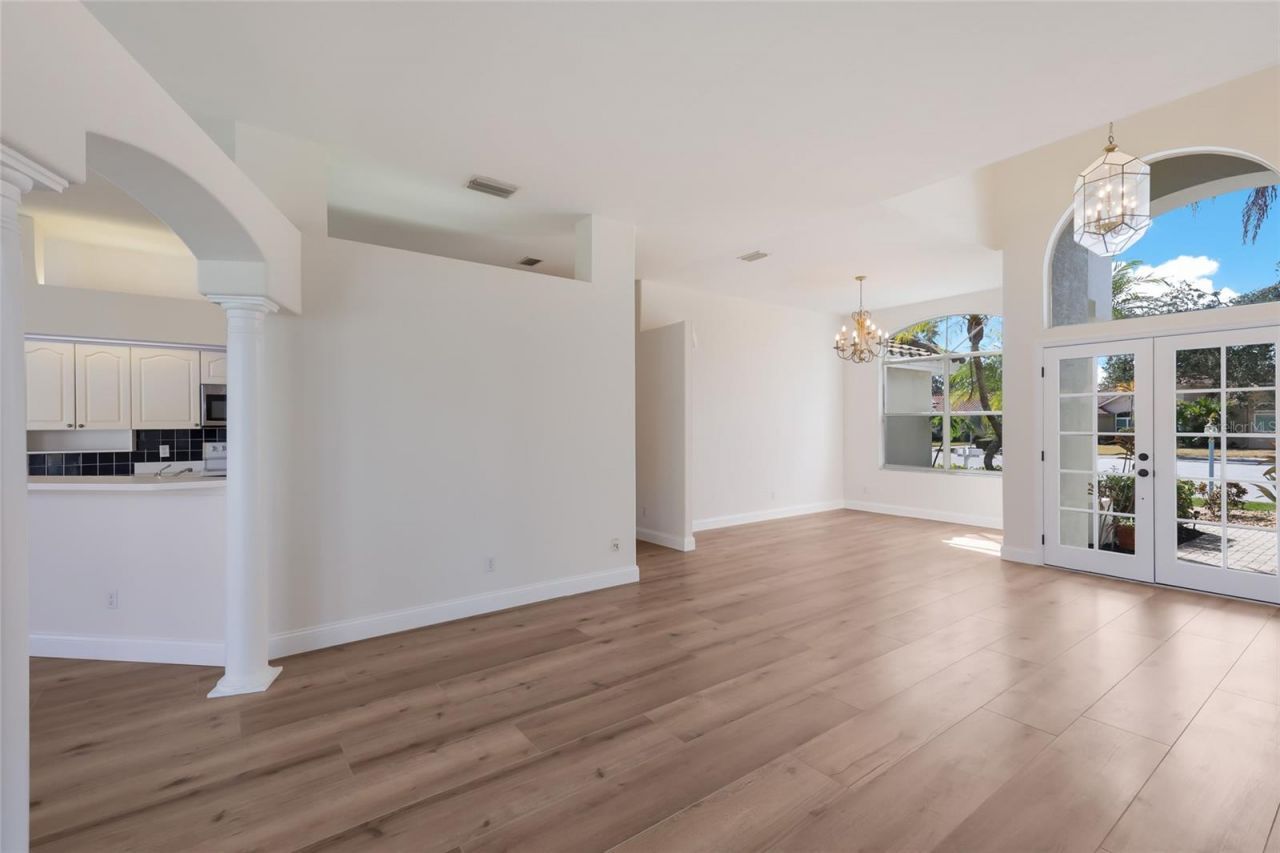 7111 41st Lane E, Sarasota, FL 34243 Photo