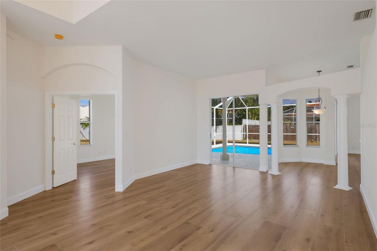 7111 41st Lane E, Sarasota, FL 34243 Photo
