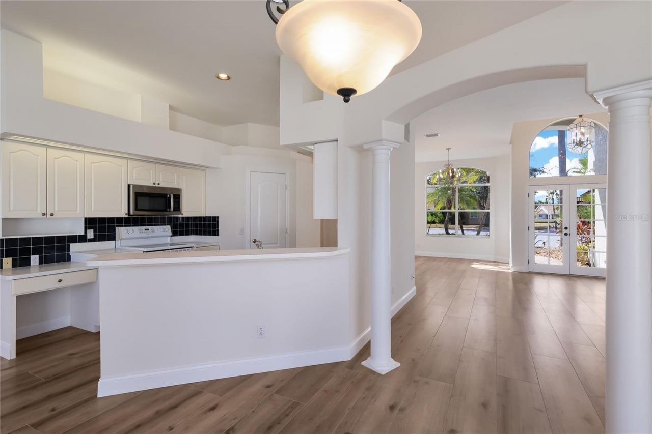 7111 41st Lane E, Sarasota, FL 34243 Photo