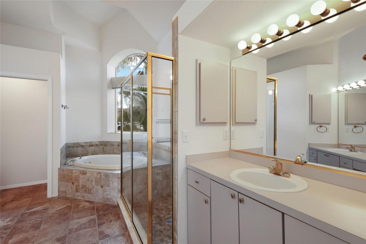 7111 41st Lane E, Sarasota, FL 34243 Photo