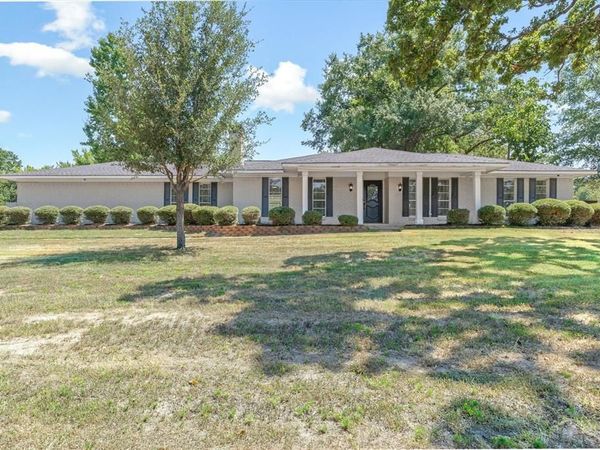 1015 W College Street, Canton, TX 75103
