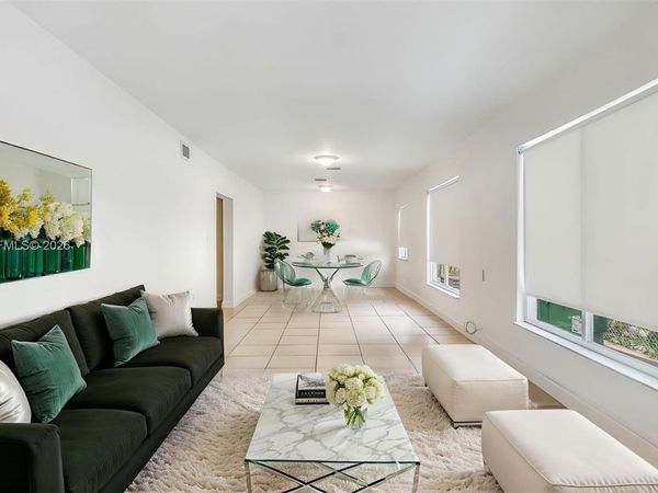 117 E 10th St , Hialeah, FL 33010