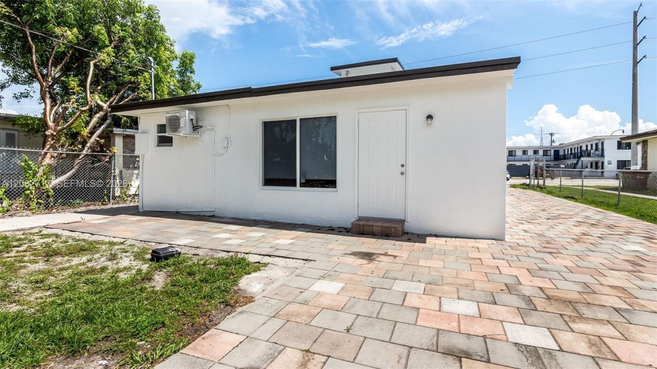117 E 10th St , Hialeah, FL 33010 Photo