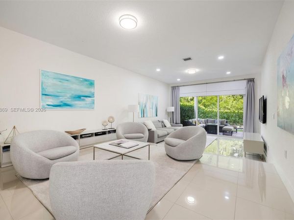 5230 NW 104th Ct , Doral, FL 33178