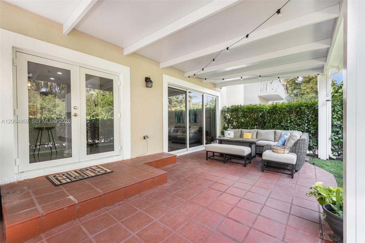 5230 NW 104th Ct , Doral, FL 33178 Photo