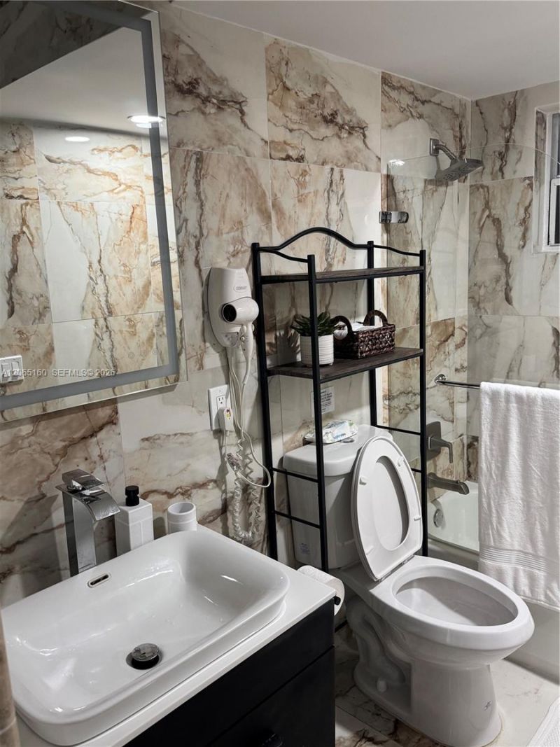 7904 West Dr , Unit 608, North Bay Village, FL 33141 Photo