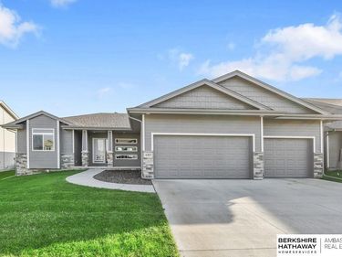 16615 Benjamin Street, Omaha, NE 68007