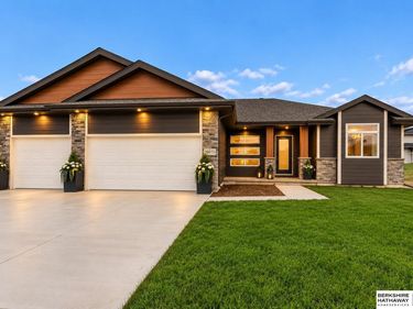 16615 Benjamin Street, Omaha, NE 68007
