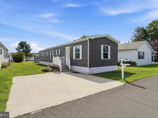 44 KENNEDY DRIVE, FAIRLESS HILLS, PA 19030