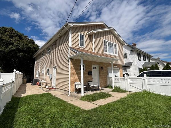 93 Peters Avenue , Hempstead, NY 11550