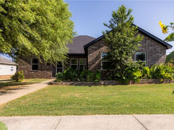603 Teri Drive , Siloam Springs, AR 72761