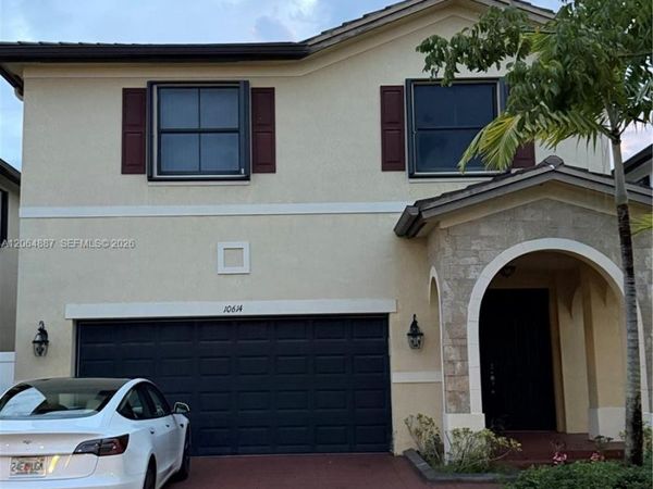 10614 W 35th Ln , Hialeah, FL 33018