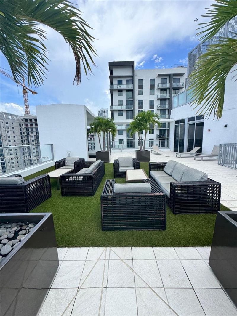 1010 SW 2nd Ave, Unit 607, Miami, FL 33130 Photo