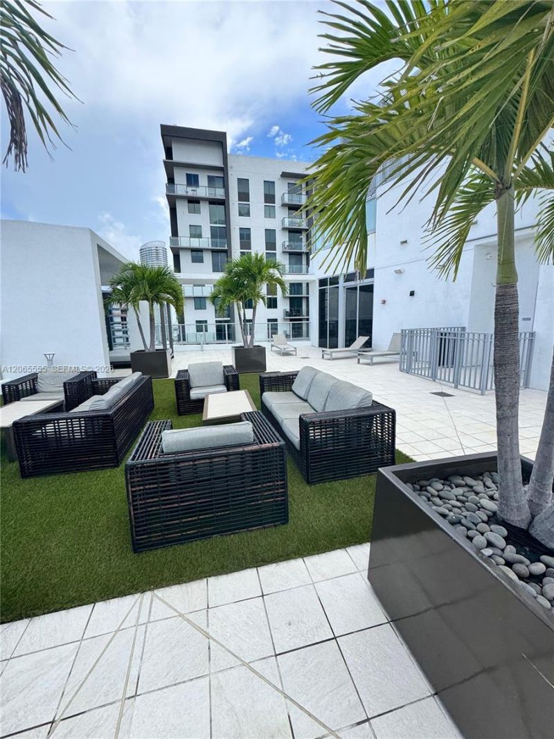 1010 SW 2nd Ave, Unit 607, Miami, FL 33130 Photo