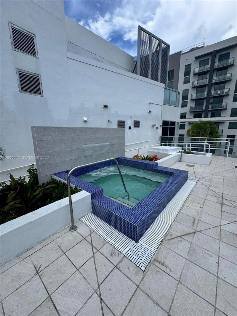 1010 SW 2nd Ave, Unit 607, Miami, FL 33130 Photo