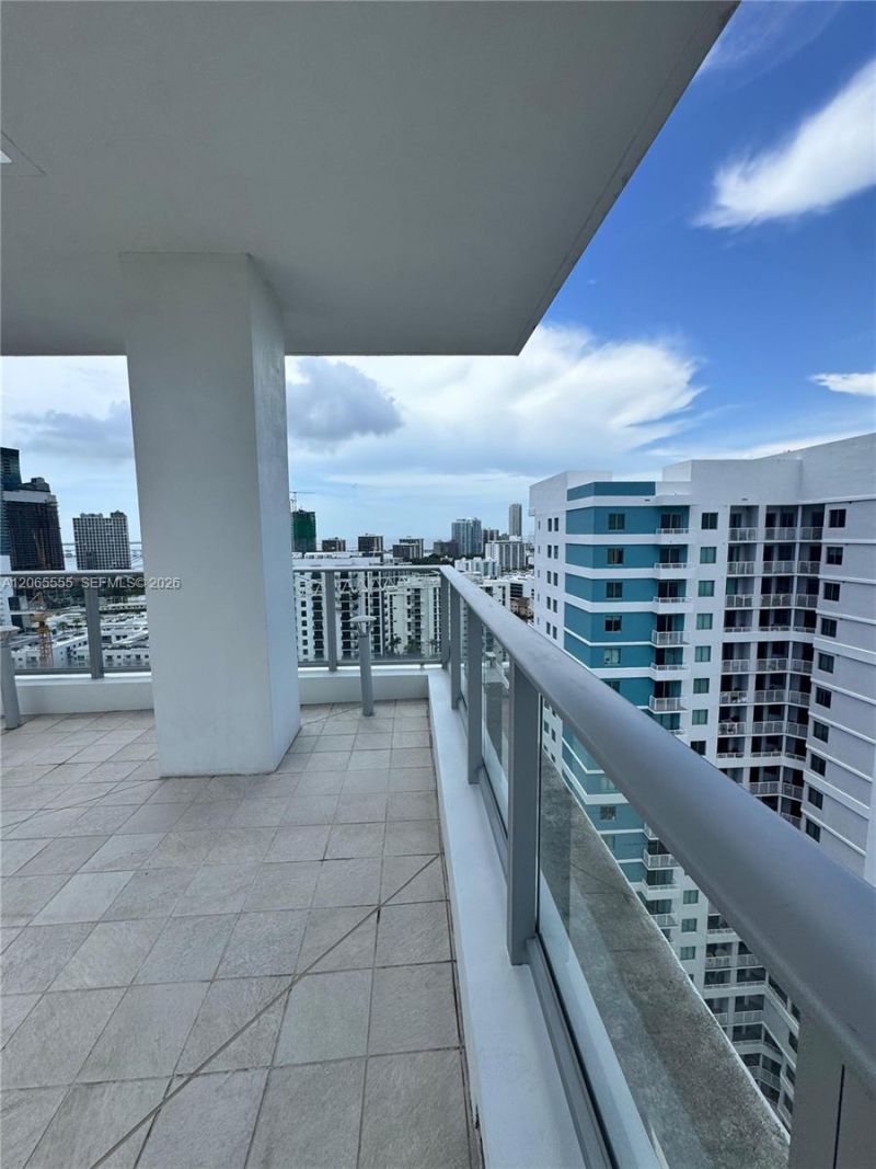 1010 SW 2nd Ave, Unit 607, Miami, FL 33130 Photo