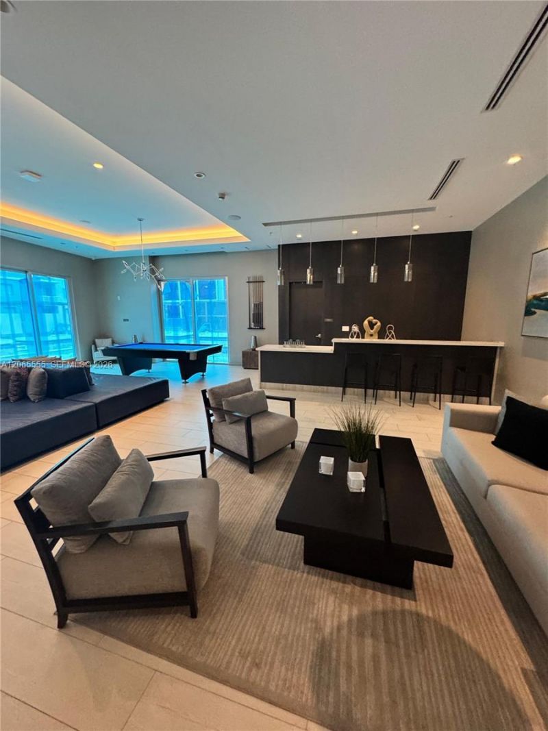 1010 SW 2nd Ave, Unit 607, Miami, FL 33130 Photo