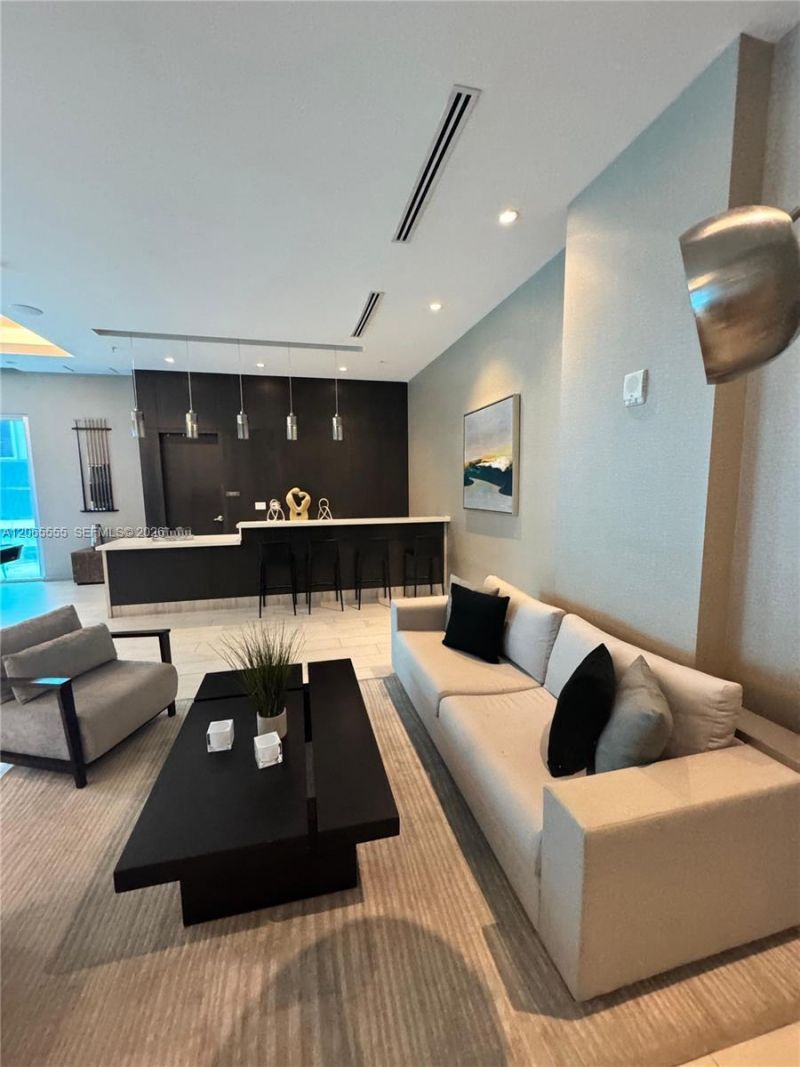 1010 SW 2nd Ave, Unit 607, Miami, FL 33130 Photo
