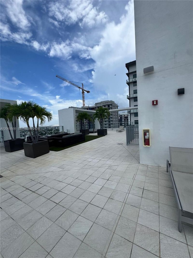 1010 SW 2nd Ave, Unit 607, Miami, FL 33130 Photo