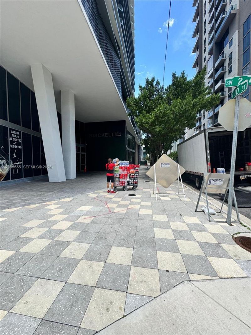 1010 SW 2nd Ave, Unit 607, Miami, FL 33130 Photo