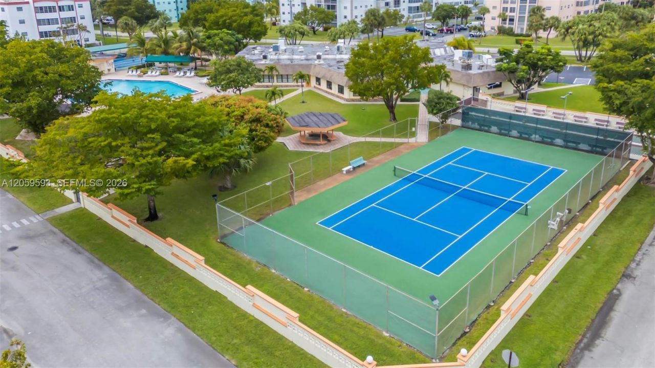 3990 NW 42nd Ave , Unit 403, Lauderdale Lakes, FL 33319 Photo