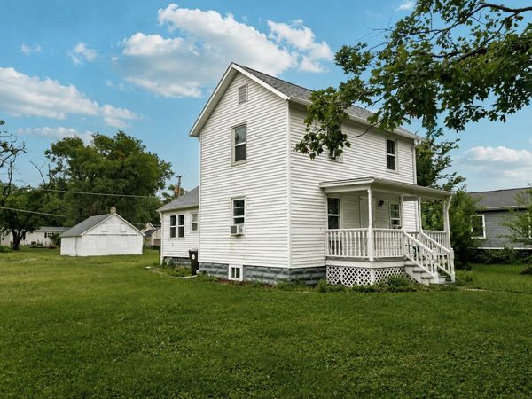 307 S Hickory Street , Wenona, IL 61377