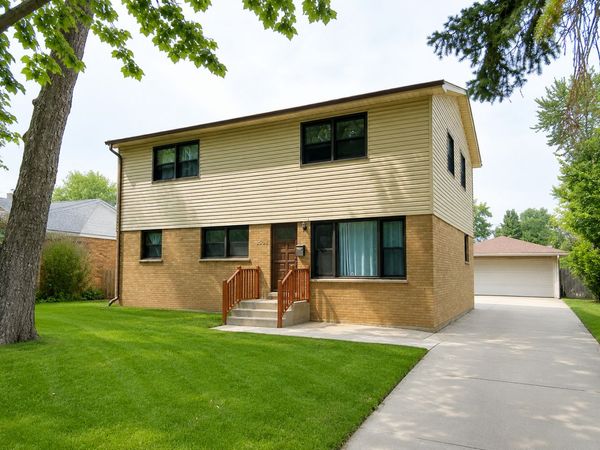 1508 W Palm Drive , Mount Prospect, IL 60056