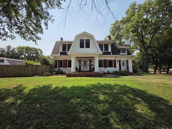 610 27th St., Sioux City, IA 51104